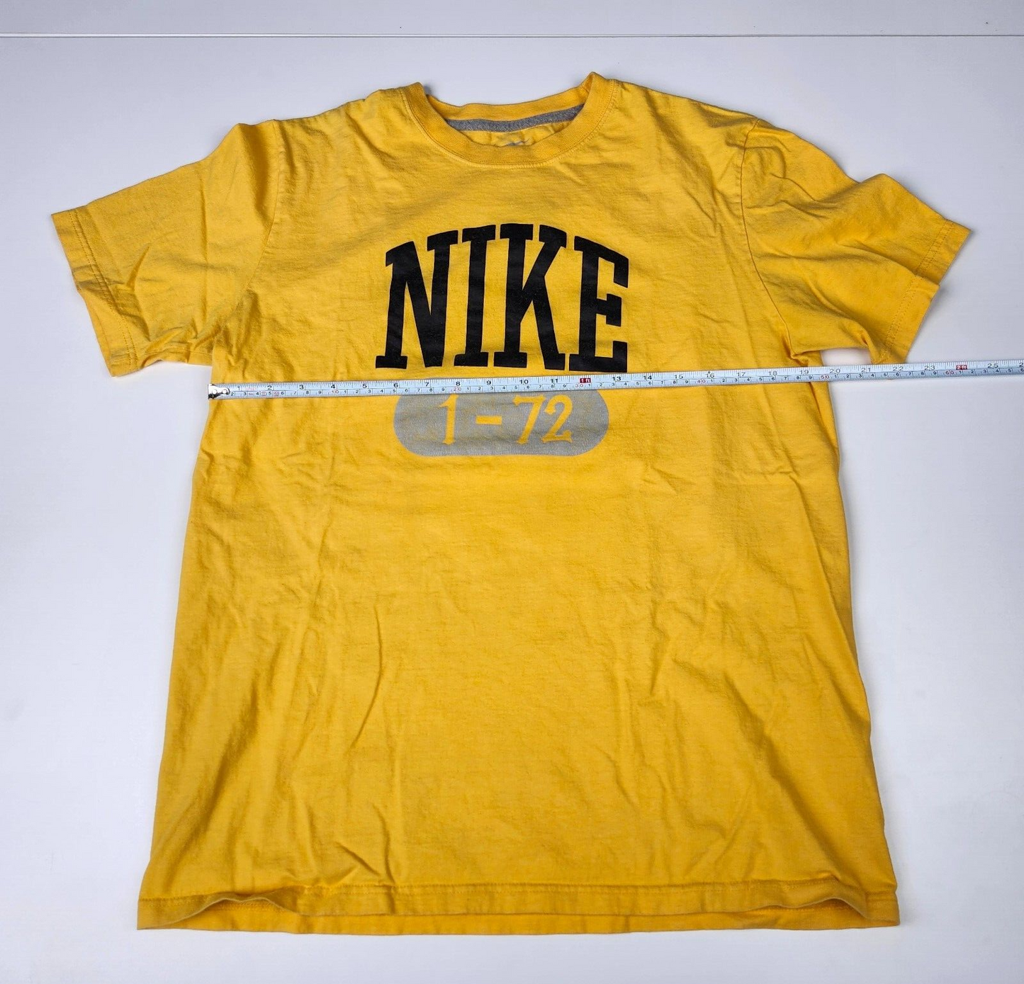 Nike Standard Fit Yellow Mens Size Large Tee Shirt