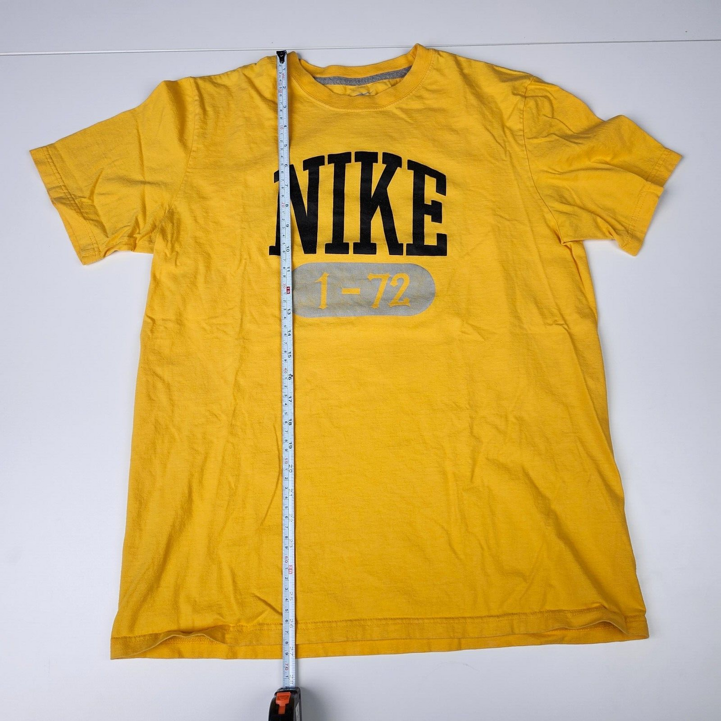 Nike Standard Fit Yellow Mens Size Large Tee Shirt