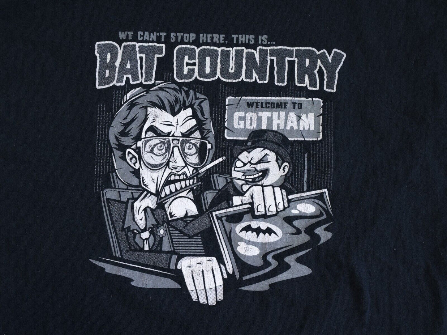 Vintage T-Shirt "We Can't Stop Here This Is Bat Country" Batman Size XL