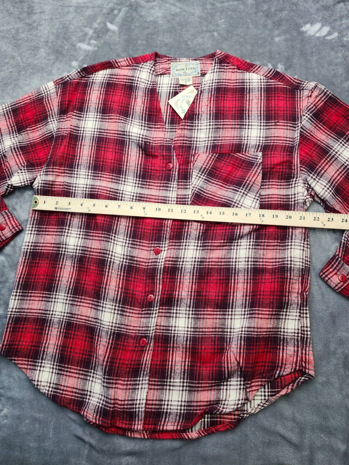 Rosettes Long Sleeve Button Up Flannel Women's Medium Plaid Red