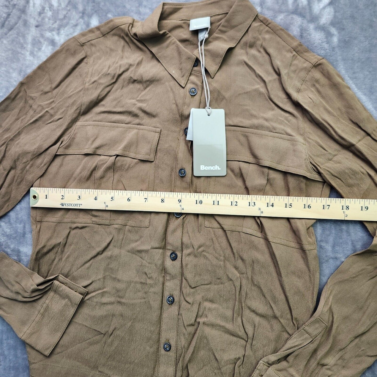 Bench Urban Wear Womens Button Up long sleeve Size small Tan