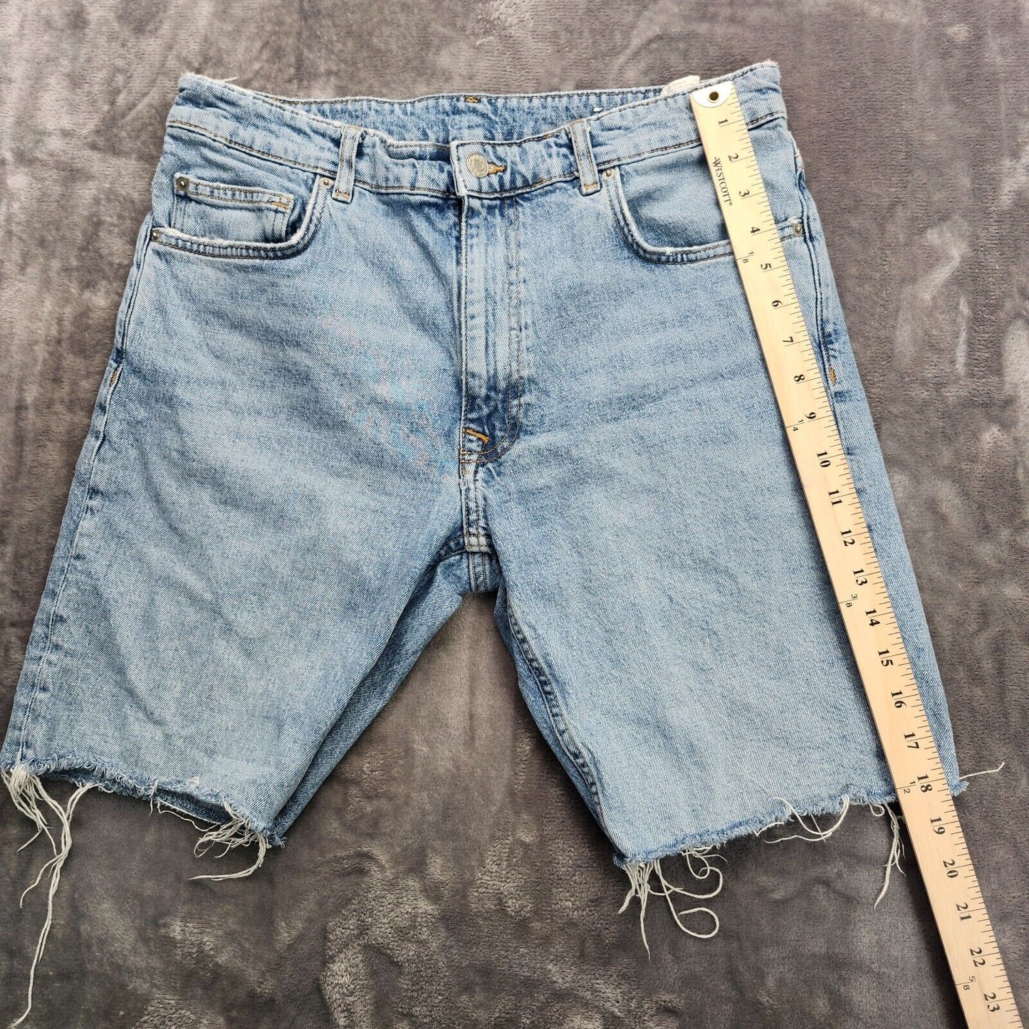 Zara DENIM STANDARDS Cut off long shorts size 32