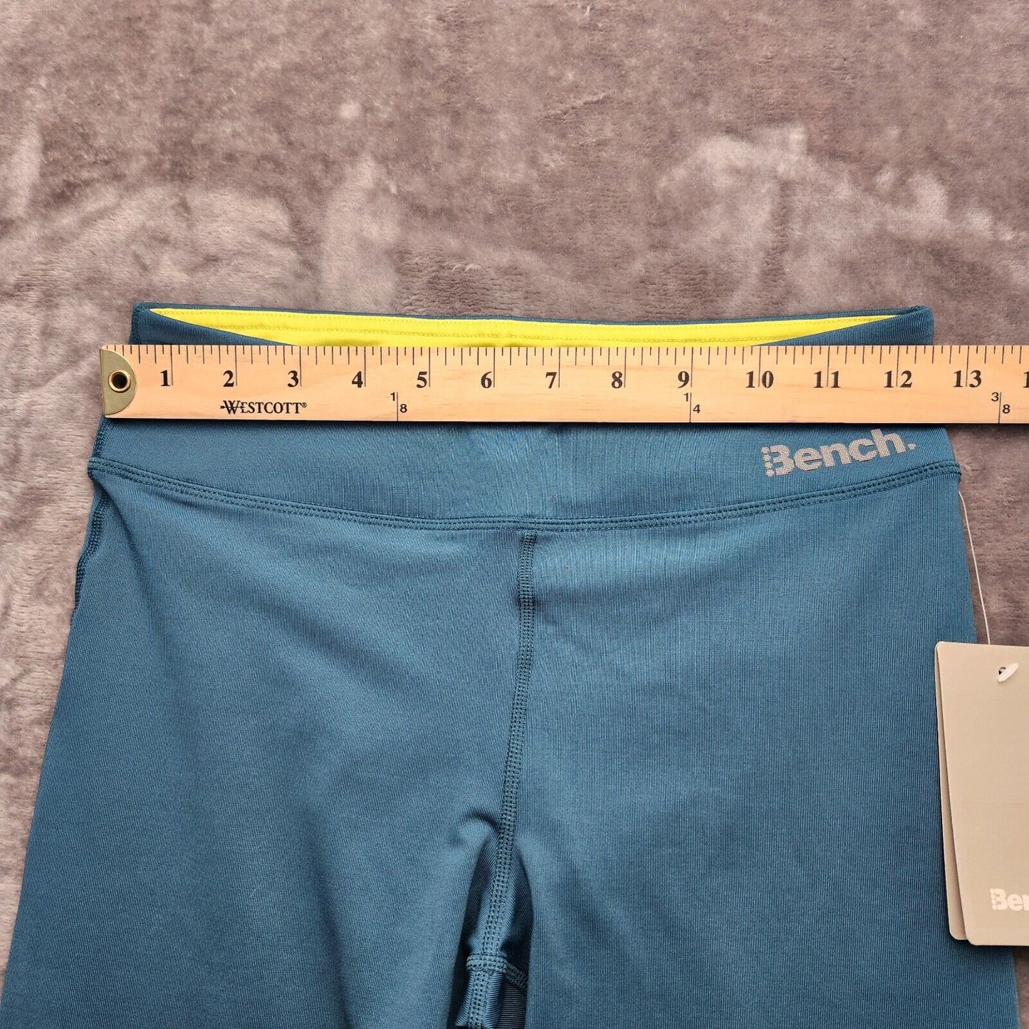 NWT Bench Urban Wear Womens Yoga Set Shirt and Capri Pants size Small