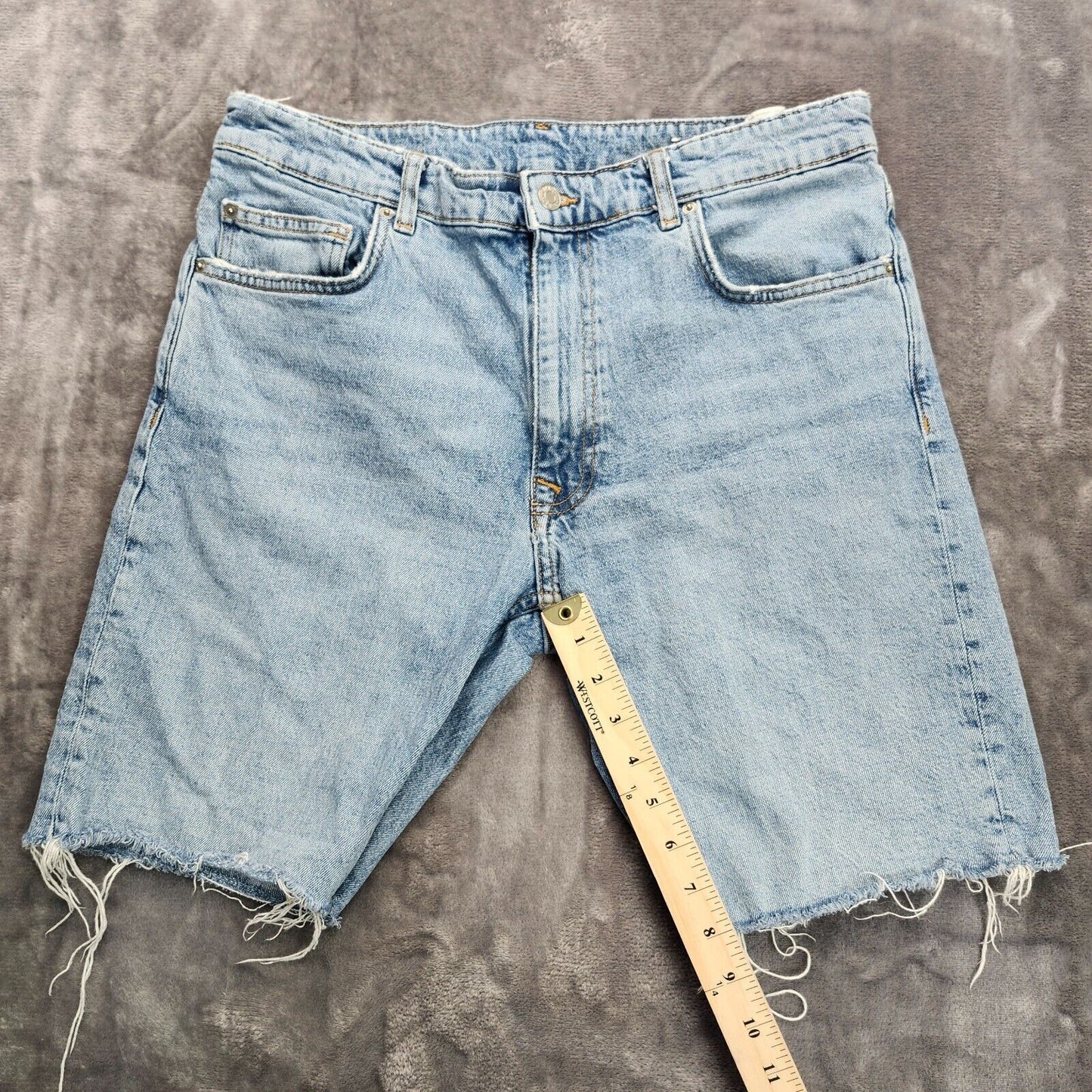 Zara DENIM STANDARDS Cut off long shorts size 32