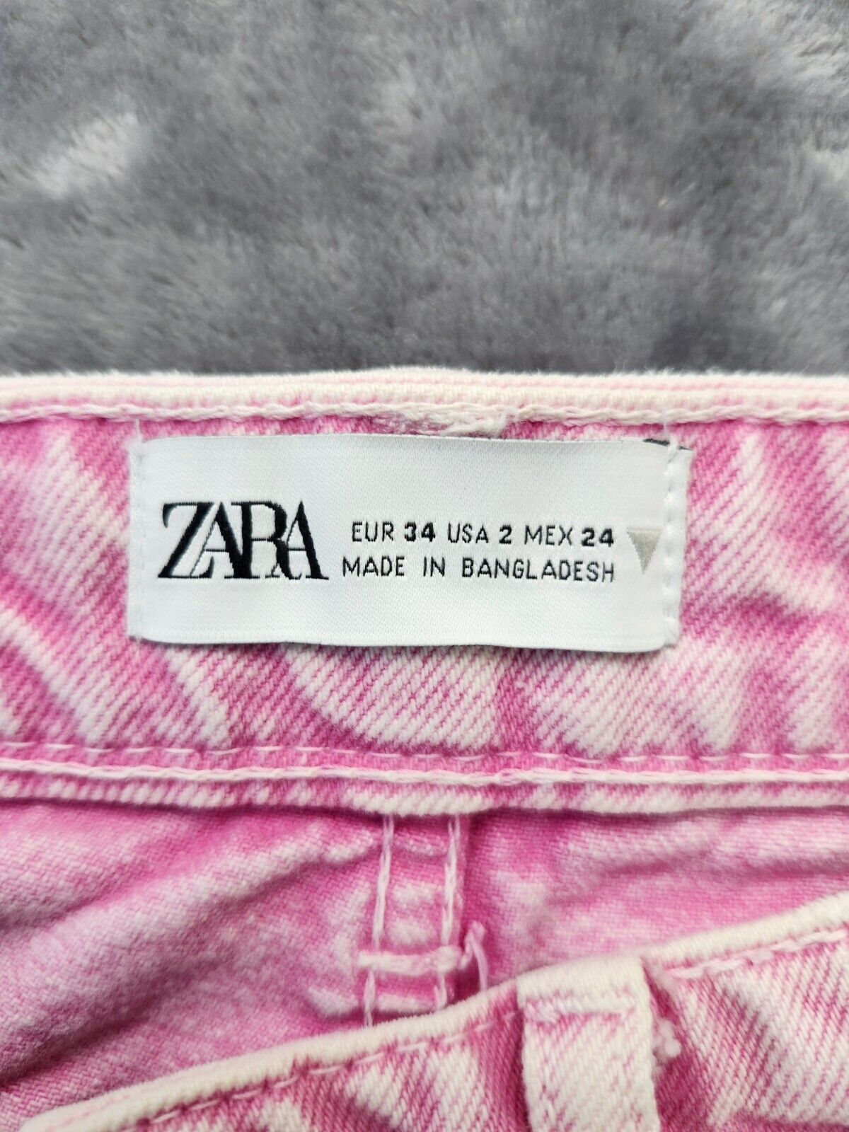 ZARA pink ripped jean shorts Pink size 2