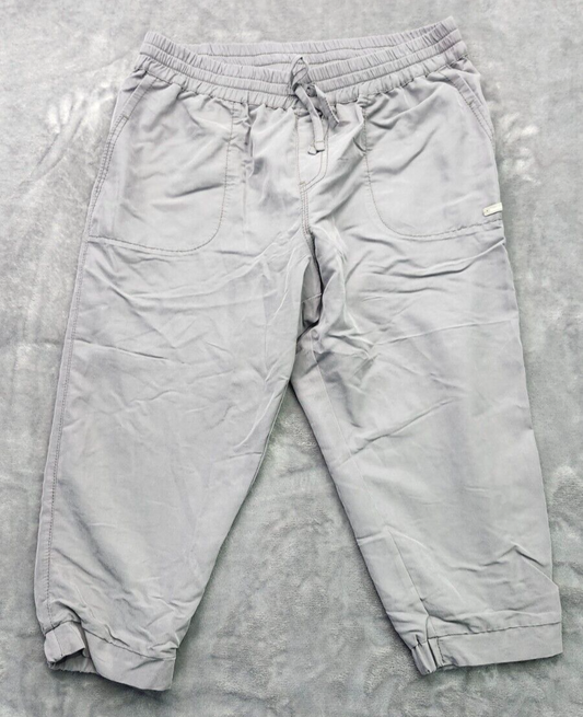 NWT Bench Urban Wear Womens Loose fit capri pants Size Small Gray