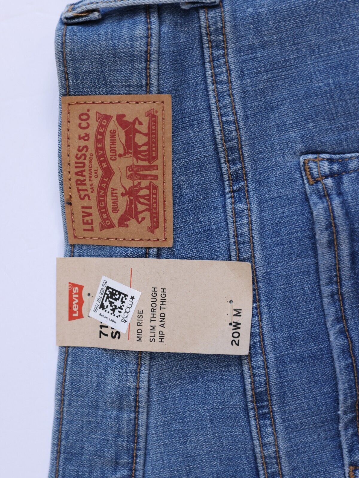 Levis 711 Womens Skinny Mid Rise Slim Through the Hid and Thigh Denim 20W