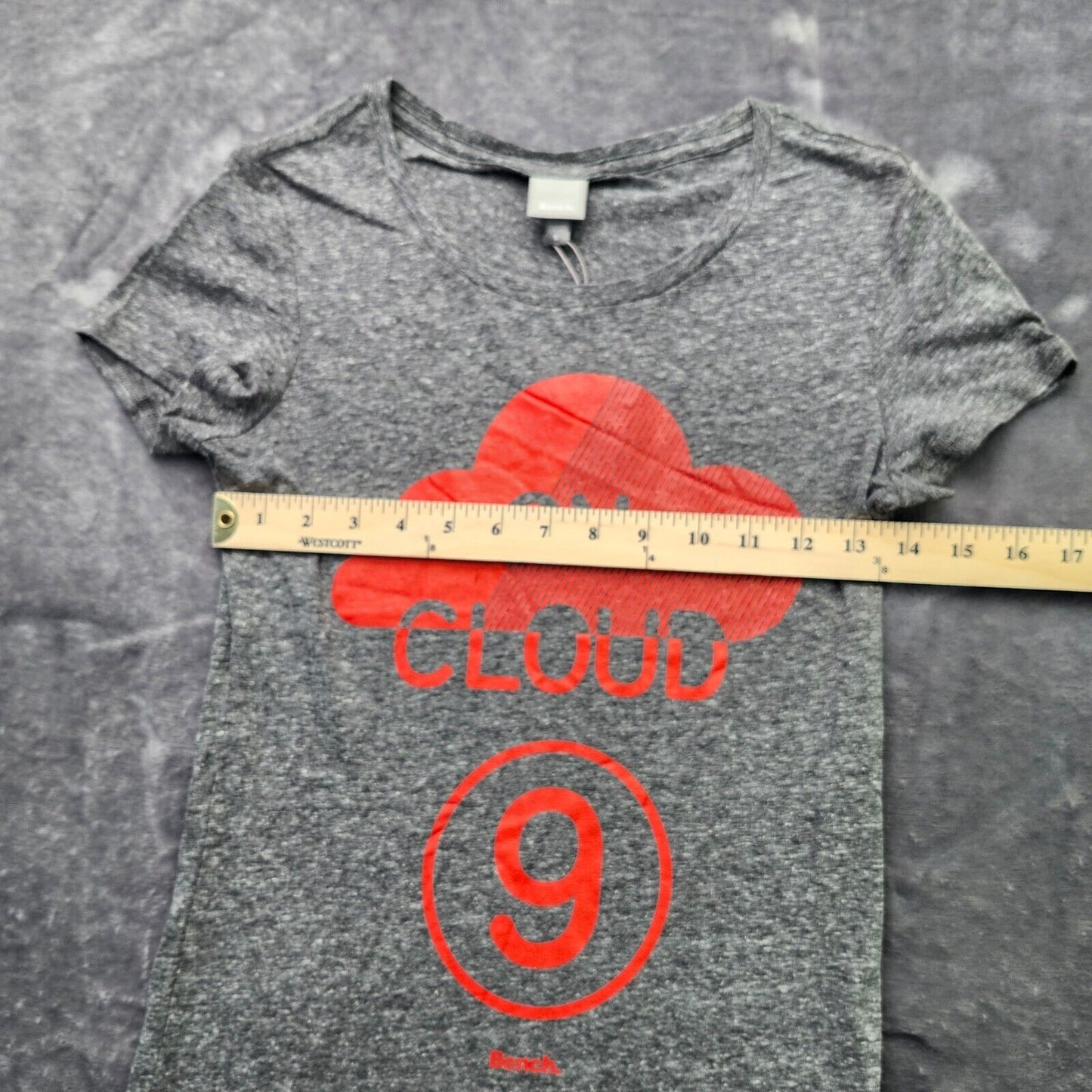 Bench Urban Wear Womens Graphic T-Shirt Size Small Grey/Red