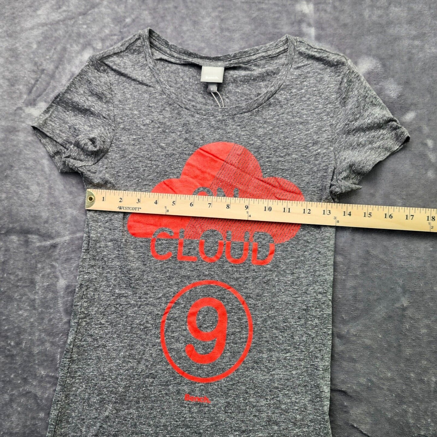 Bench Urban Wear Womens Graphic T-Shirt Size Small Grey/Red