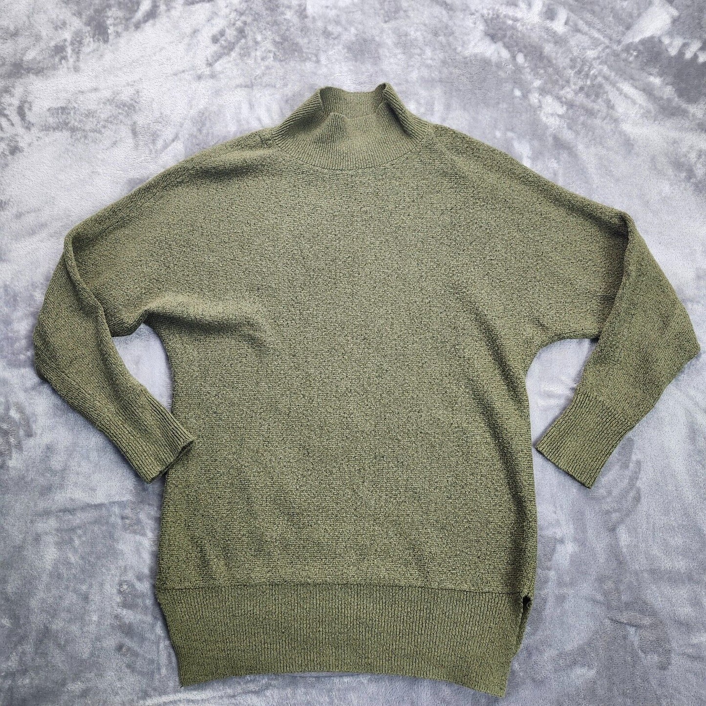 magaschoni olive green ladies turtleneck tigh knit sweater size XS