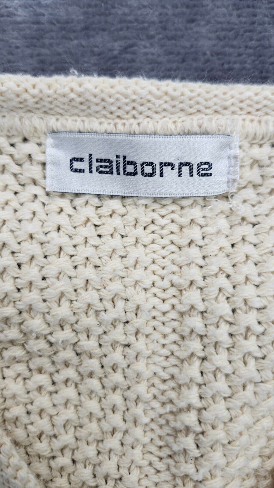 claiborne Womens Cream knit cable sweater Long sleeve 44 bust