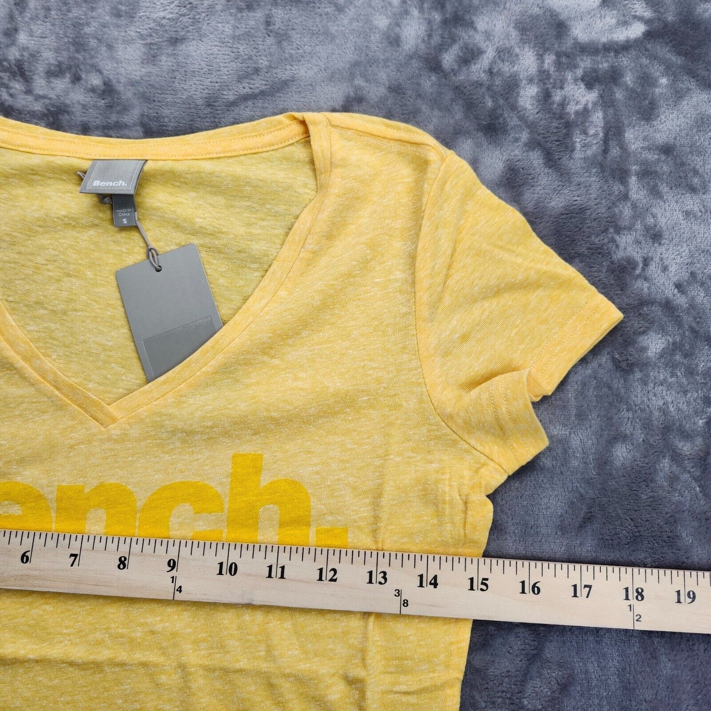 Bench Urbanwear Womens Yellow V-Neck Athletic T-Shirt size Small