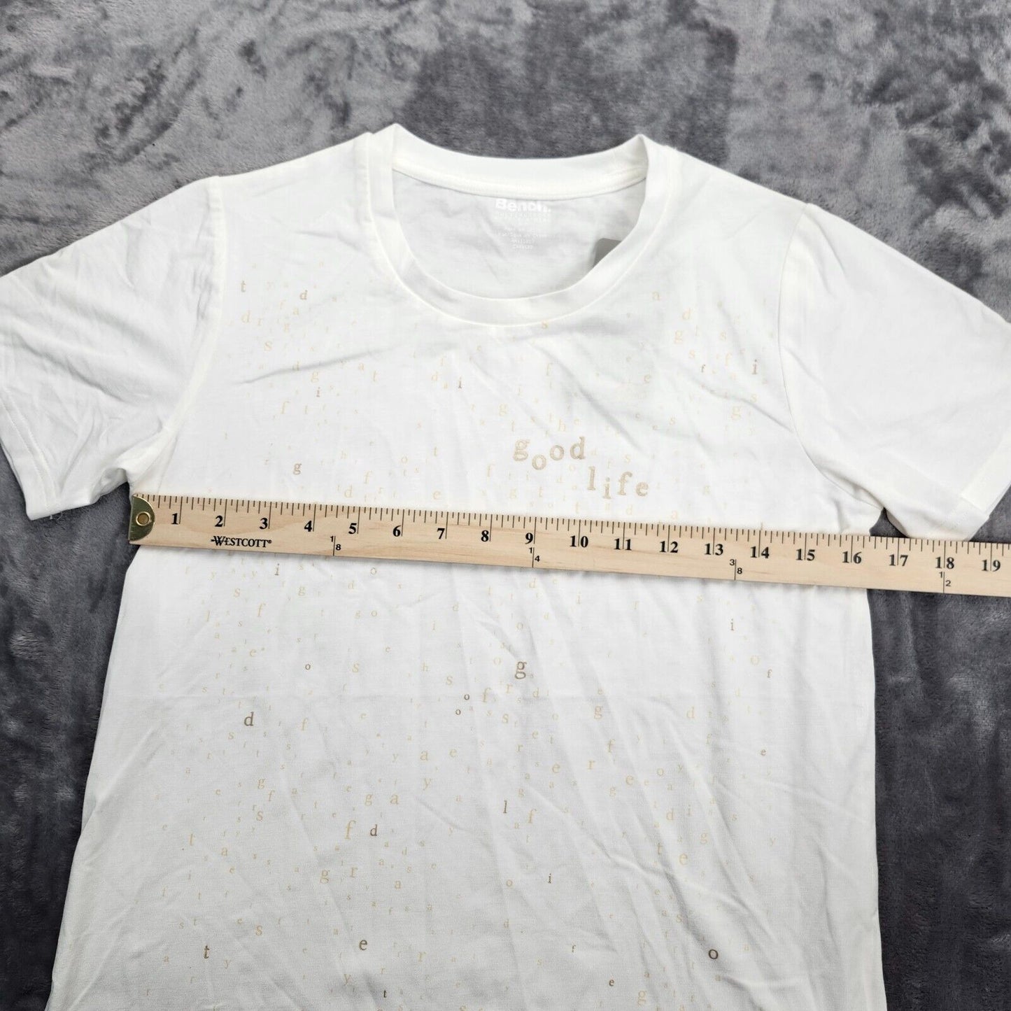 NWT Bench Urban Wear Womens White T-Shirt Small with text