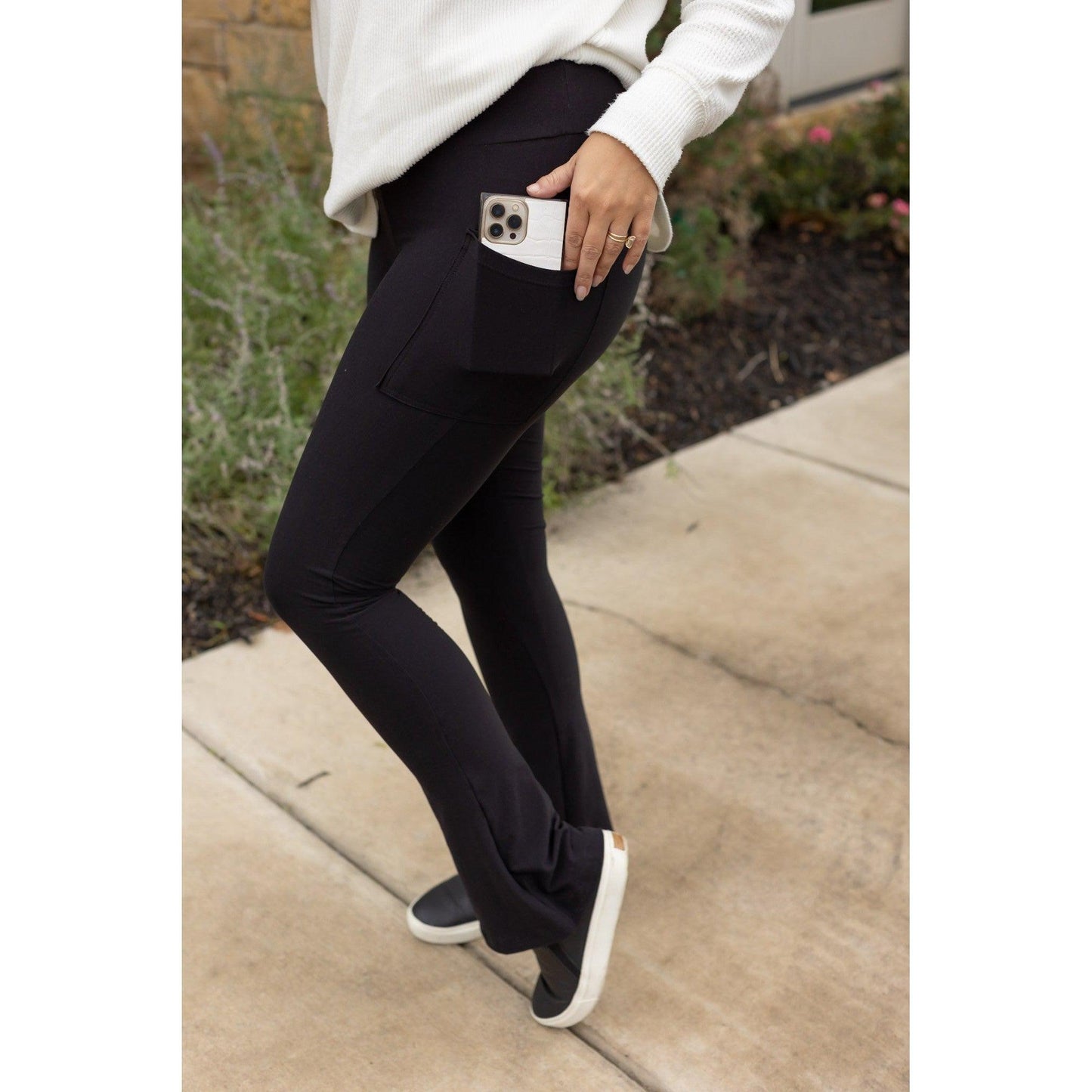 The Fiona - Black Flare Leggings WITH POCKETS