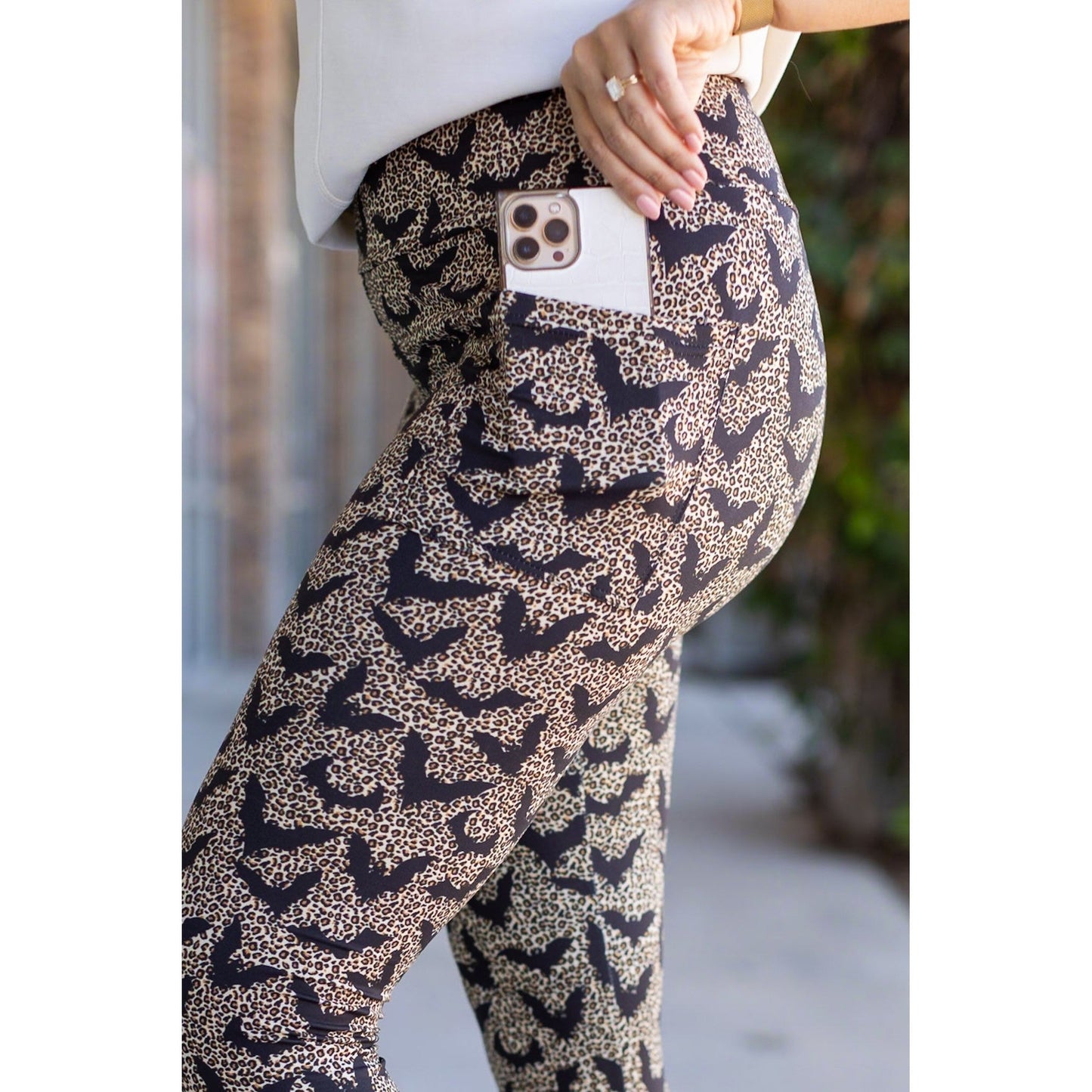 The Bianca - Leopard Bats Leggings *