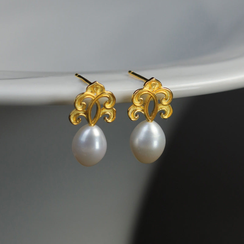 French Spring Pearl Stud Earrings