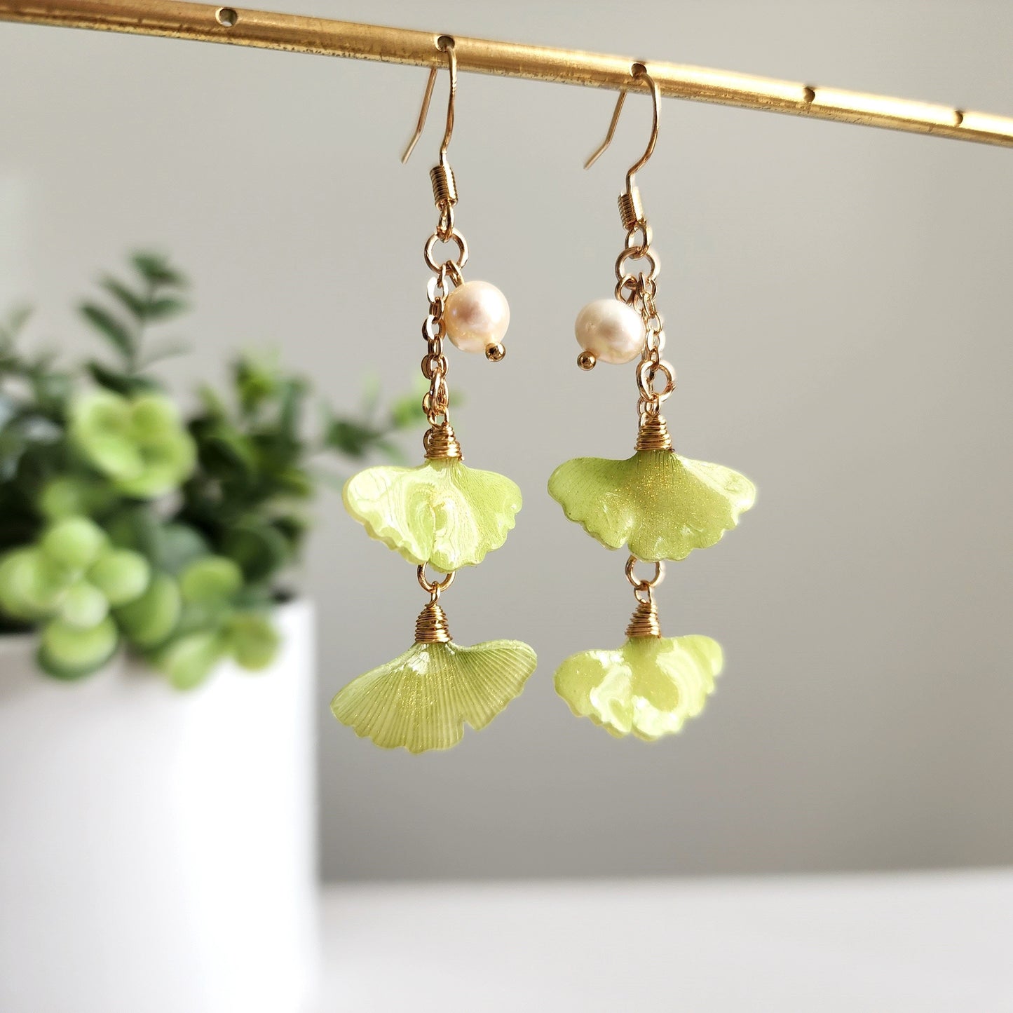 Sprinkle Ginkgo Leaf Earrings