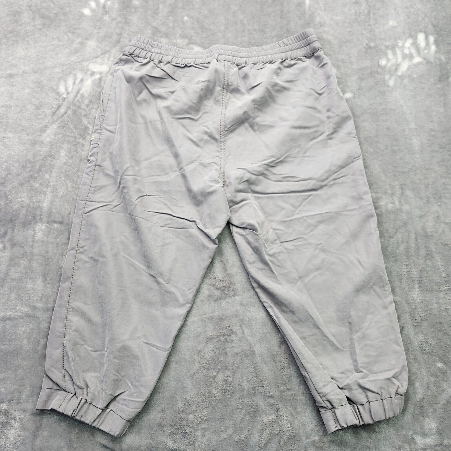 NWT Bench Urban Wear Womens Loose fit capri pants Size Small Gray
