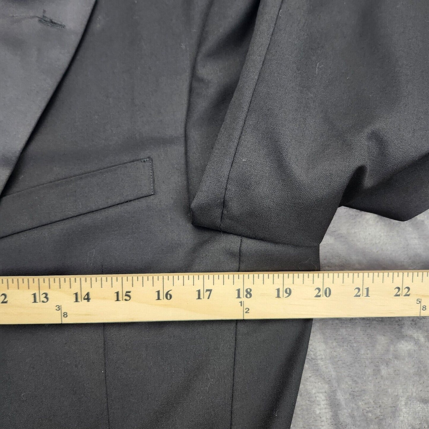 Tommy Hilfiger Men's 100% Wool Doyle Black Tuxedo Jacket Size 41 Regular
