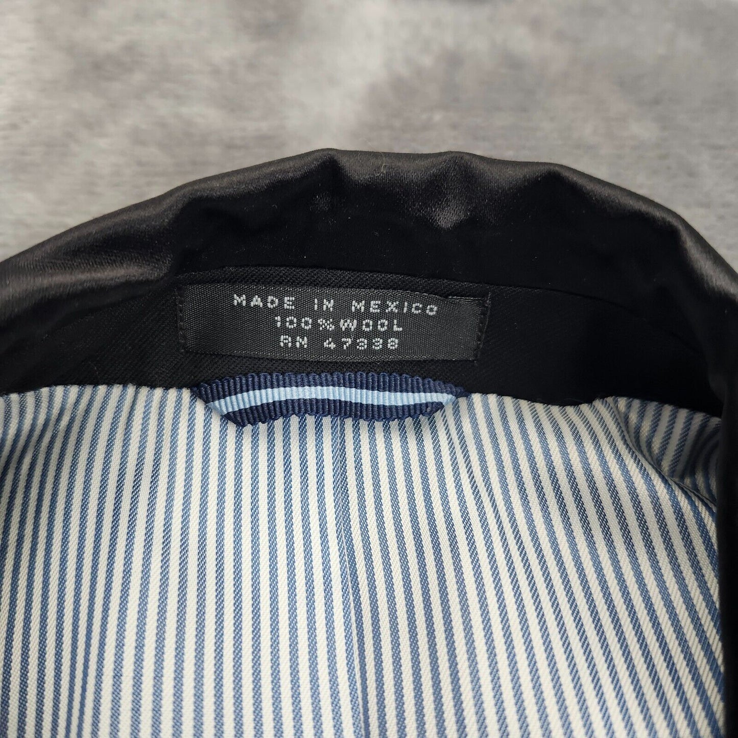 Tommy Hilfiger Men's 100% Wool Doyle Black Tuxedo Jacket Size 41 Regular